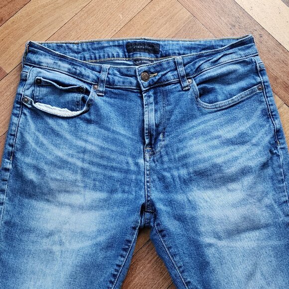 Aeropostale Light Wash Slim Straight Jeans Size 31/30 - Picture 7 of 16